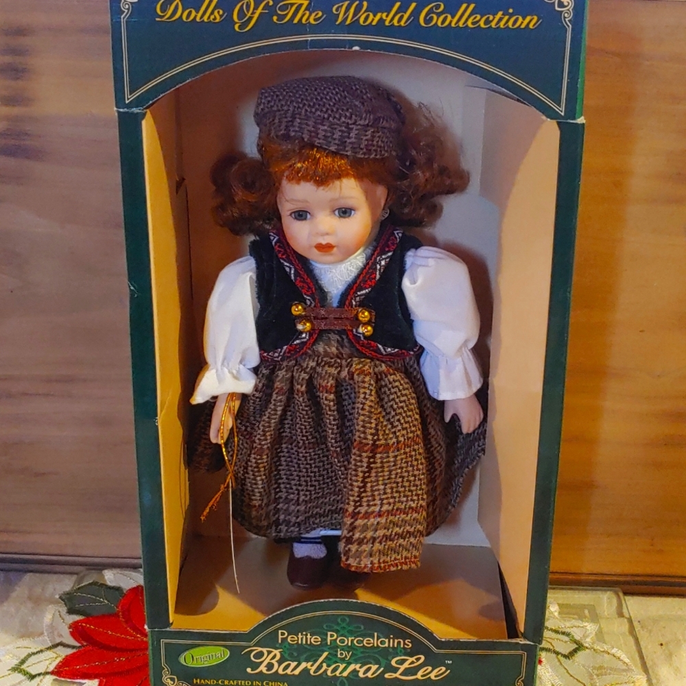 Dolls of the World - Wales